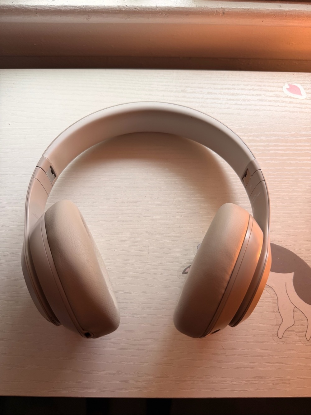Wireless Over-Ear Headphones in Beige - Comfortable Noise-Isolating Design
